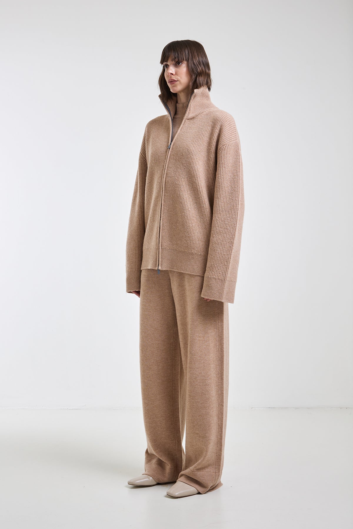 beige