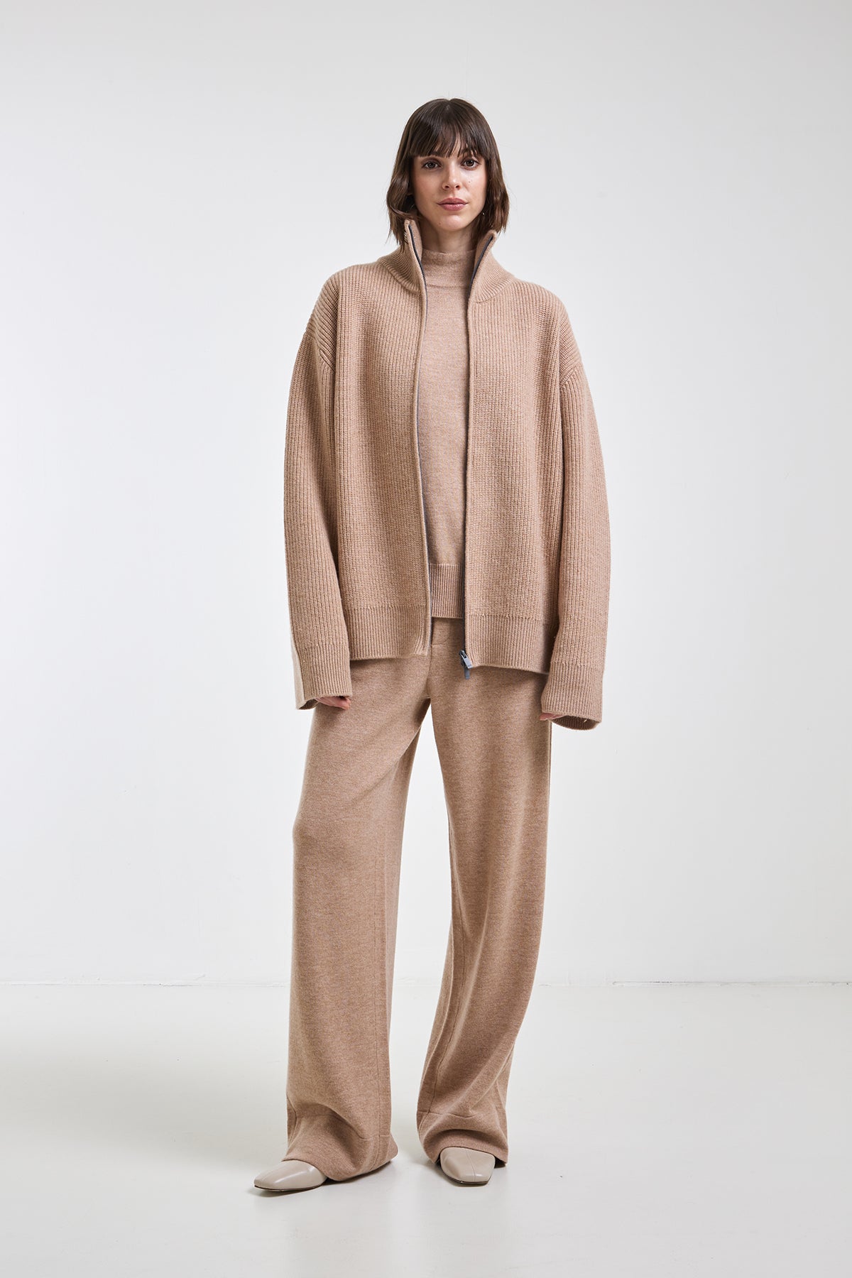 beige